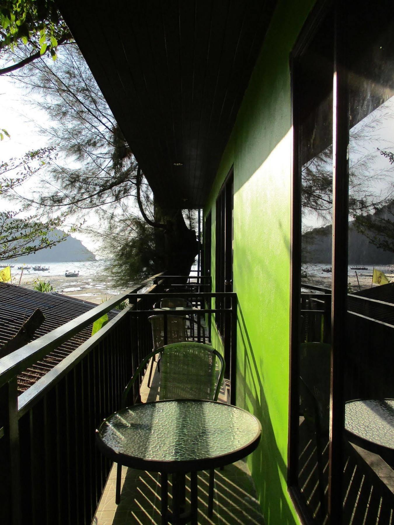 Phi Phi Green House Экстерьер фото